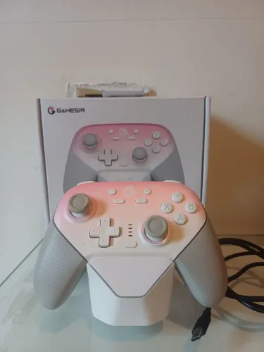 CONTROLE GAMESIR SUPERNOVA - ROSA, USADO
