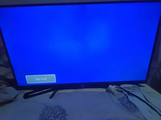 Vendo TV em ótimo estado,a imagem é perfeita, porém não sai o som...as vezes sai,as vezes 