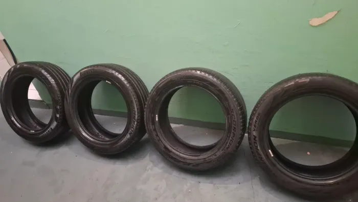 4 Pneus 225/55 R18 Pirelli Scorpions verde