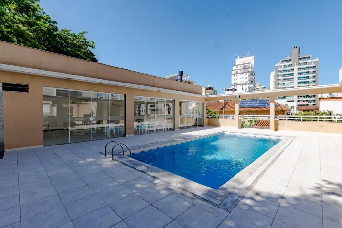 Apartamento com 117m, a poucos metros da Beira Mar