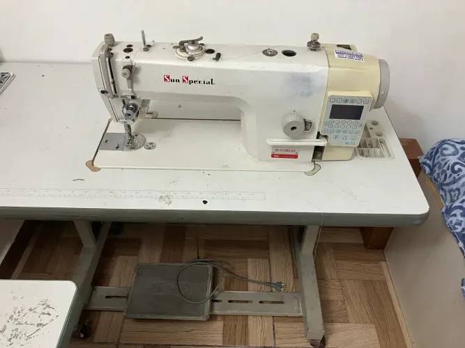 Máquina reta industrial