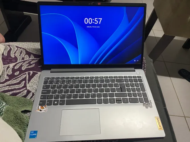 Notebook Lenovo IdealPad 1i Intel Core i3 4GB RAM 256GB SSD 15,6" Windows 11 82VY000TB