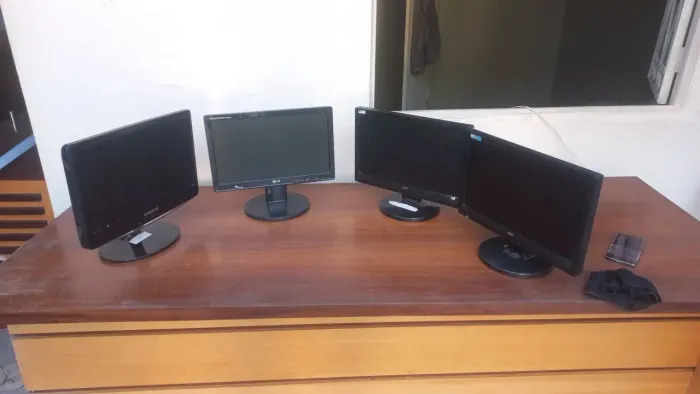 Monitores 15"16" pelegadas