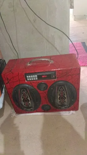Vendo essa caixa de som 700