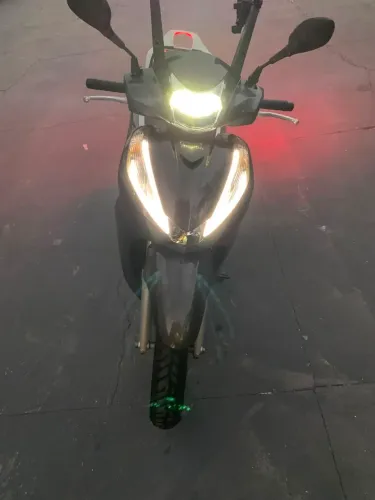 Honda SH 300i - Excelente Estado de Conservação