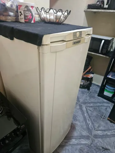 Geladeira pequena pra vender