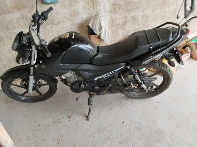Vendo moto factor 150, 2023
