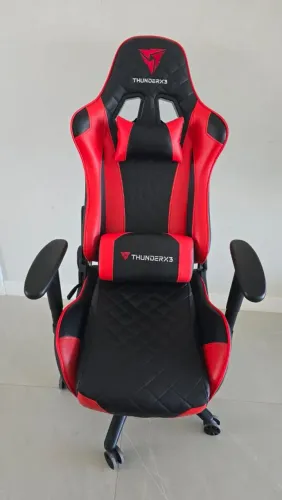 CADEIRA GAMER THUNDERX3 - PRETA E VERMELHA - SEMINOVA