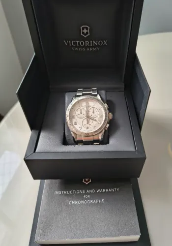 Relógio Victorinox Swiss Army Masculino Chrono Classic XLS 241654