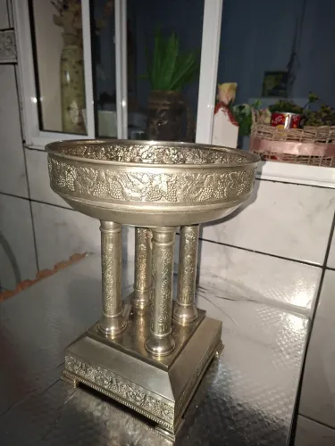 Fruteira dos anos 1950 pra colecionador de prata, ou centro de mesa decorativo