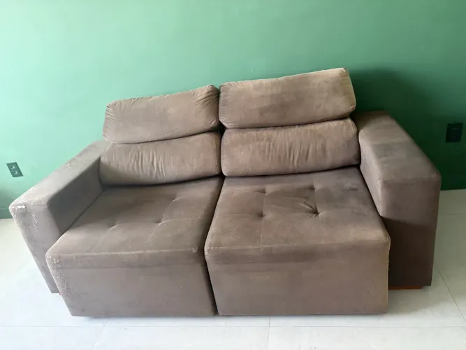 Sofá retrátil com 2,20m