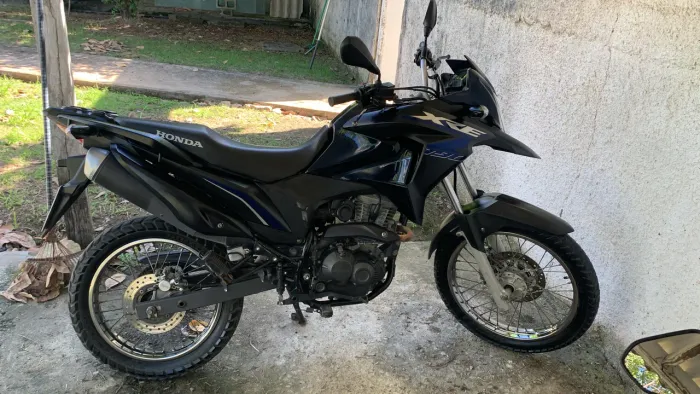 Moto XRE 190, ano 2021, 23mil km rodados, única DONA.