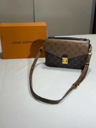 Bolsa Louis Vuitton Metis 4 mil reais