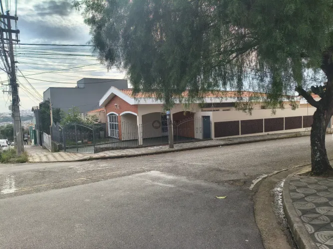 Casa para locação em Sorocaba-SP, Jardim Vera Cruz: 3 quartos, 1 suíte, 2 salas, 3 banheir