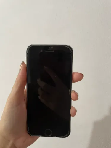 iPhone SE 2020 Funcionando Bem