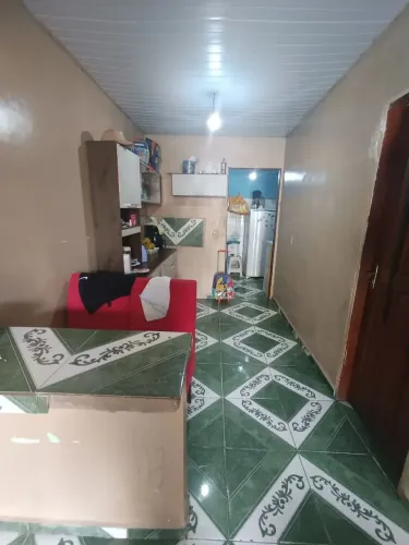 //Casa com 2 Qrts próxima ao Shopping Via Norte