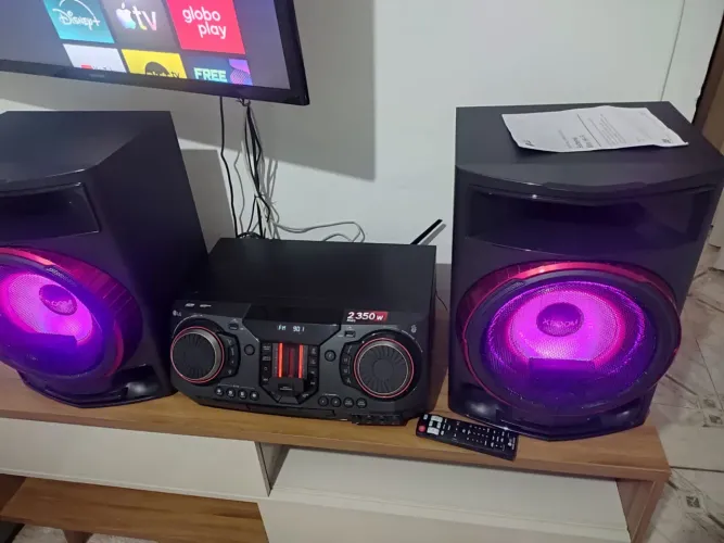 Mini System LG XBOOM CL87 - 2350W RMS, Graves Potentes, Karaokê, DJ Set e Party Speaker