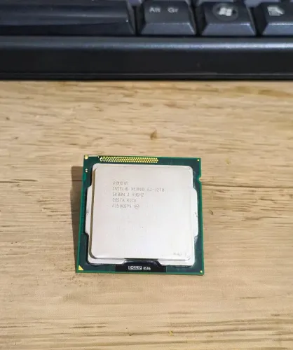 Processador Intel Xeon =  i7 3770