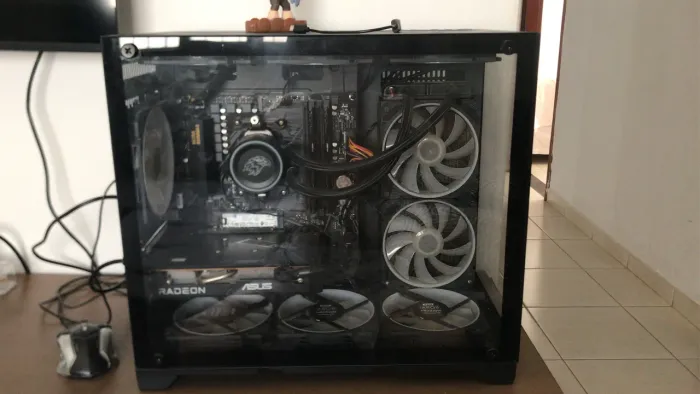 Vendo PC Gamer voltado para jogos pesados da atualidade