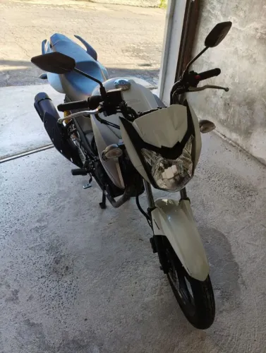 Vendo fazer 150 2019 nova, revisado documentos tudo pago