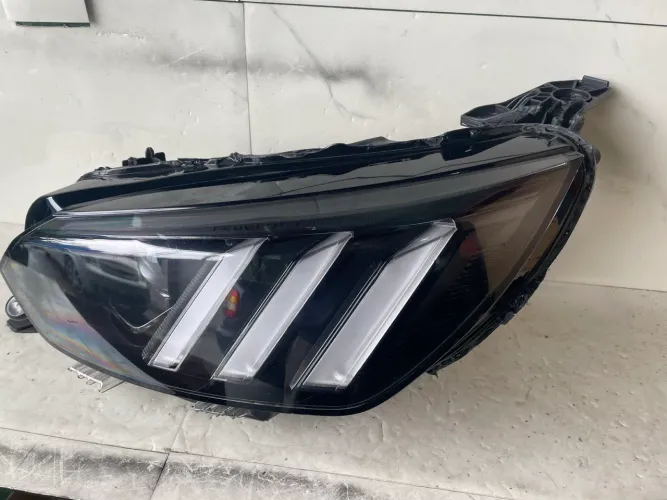 Farol Do Peugeot Com Led 208 2021/26 Lado Esquerdo (Original Recuperado)