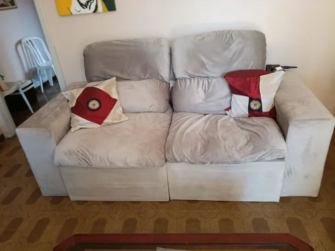Sofá retrátil.