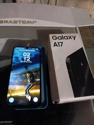 Vendo galaxy A17 com caixa