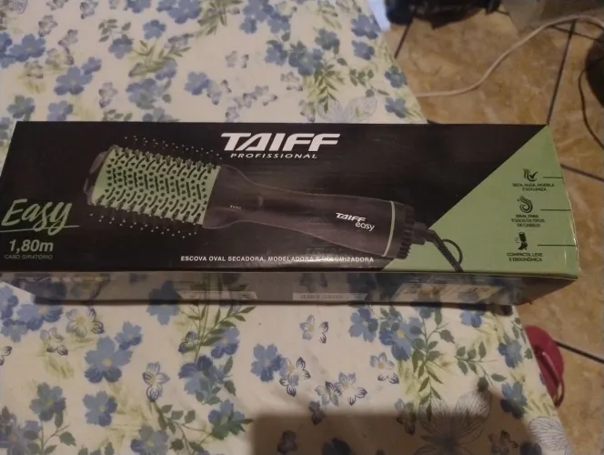 Escova secadora Taiff 110 vts 5 meses de uso R$ 170,00