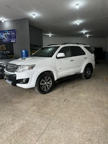 Toyota Hilux SW4 SRV D4-d 4X4 3.0 TDI Dies. AUT 2014