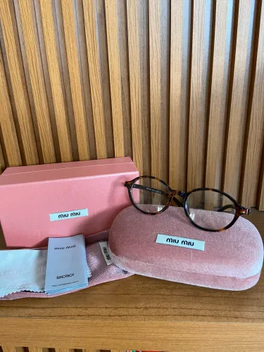 Armação de oculos miu miu