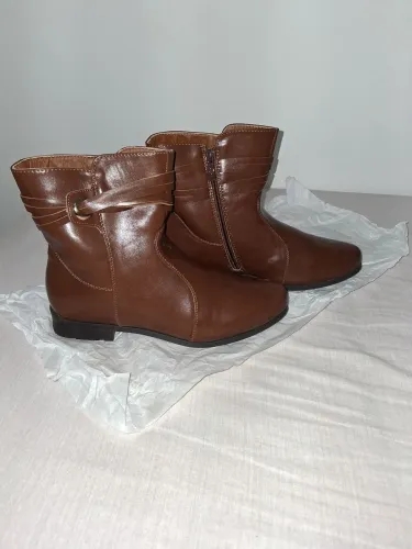 Bota 37