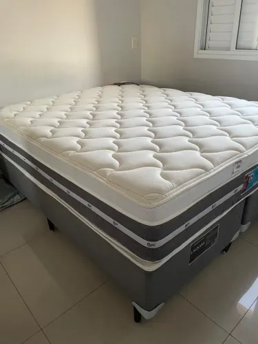 Vendo cama queen Castor