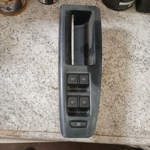 Comando Botão Vidro Elétrico Esquerdo Di Vw Polo 2002 A 2009