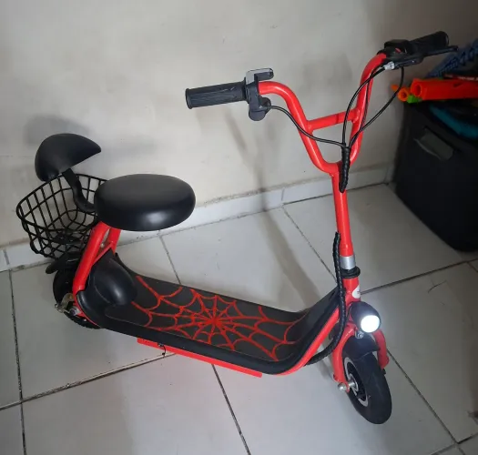 Patinete elétrico infantil (Scooter)