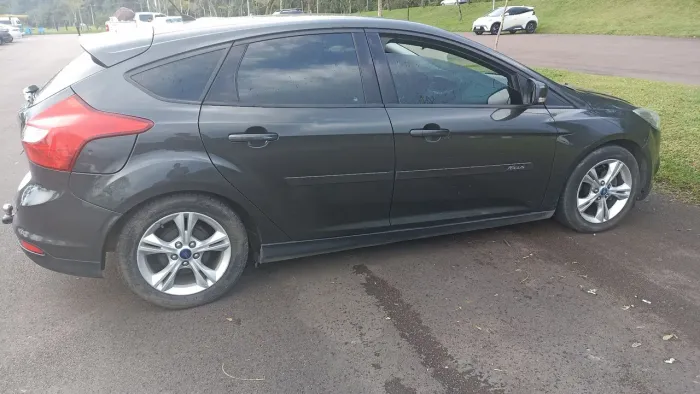 Ford Focus 1.6 S/1.6 SE Flex 16V 5P AUT 2015