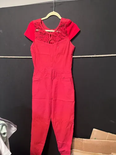 Macacão vermelho