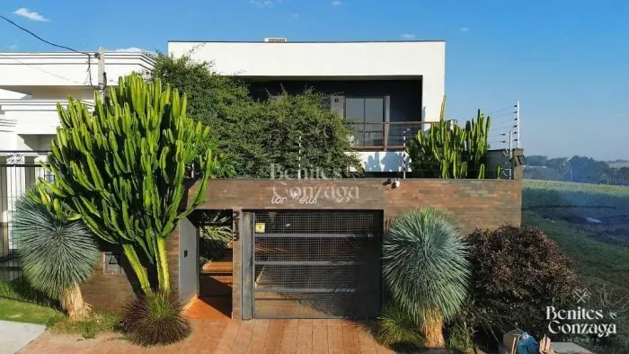 Sobrado de Alto Padrão Mobiliado à venda em Maringá, Jardim Azaléia, com 3 suítes e 310m²