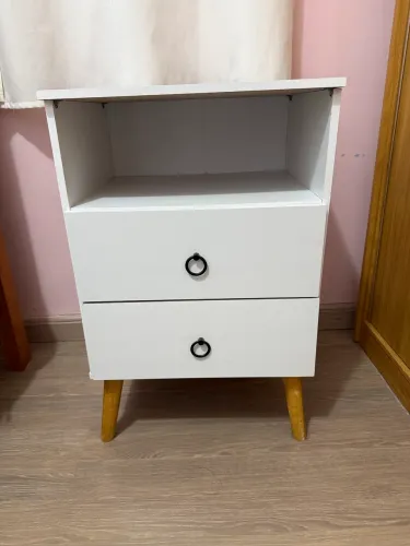 Mesa de cabeceira pés palito
