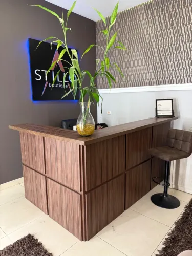 BALCÃO DE LOJA - ALTO PADRÃO (ATENDIMENTO / CAIXA)