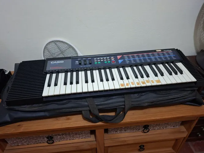 Teclado casio 4 oitavas