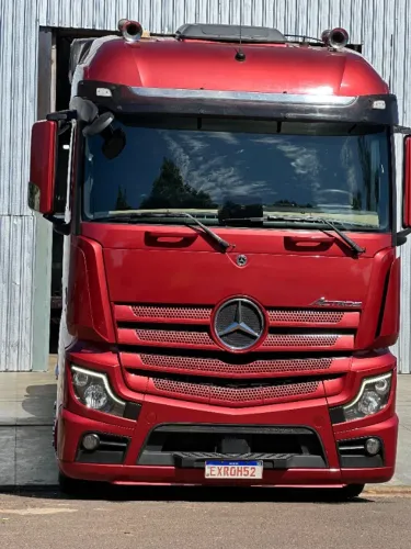 Mercedes Benz Actros 2548 6x2 ano 2021 R$ 360 mil
