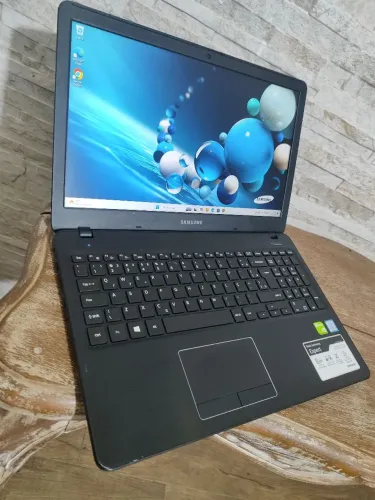 Samsung book Intel core i7 8° Ger 16 GB ddr4 SSD 256 GB placa de video dedicada nividea