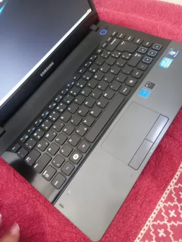 Notebook  muito novo  garantia 