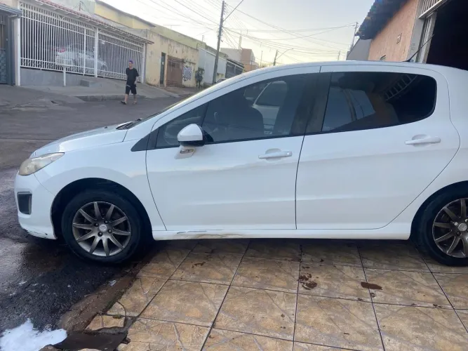 Peugeot 308 Allure 1.6 Flex 16V 5P Mec. 2013