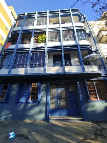 Apartamento 3 dormitórios à venda na Av. Cristóvão Colombo  Amplo, ensolarado e excelente 