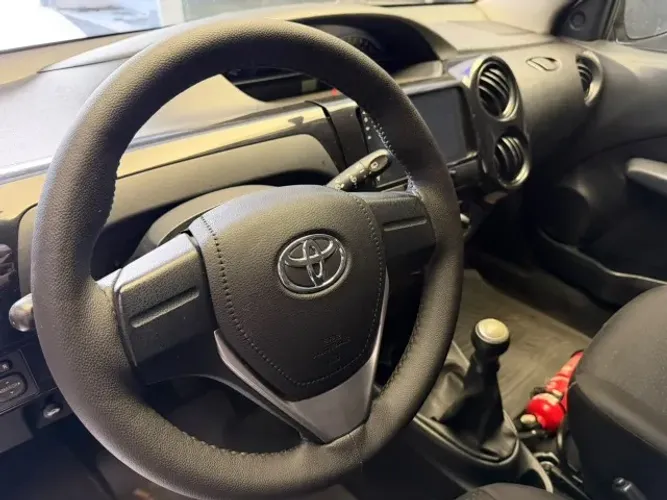 Toyota Etios X 1.3 Flex 16V 5P Mec. 2014