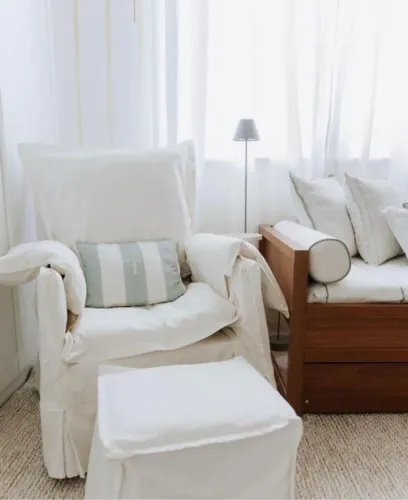 Quarto do Bebê - Poltrona, Cama Auxiliar e Berço