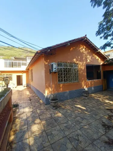Casa Comercial 220m² à Venda por R$ 580.000,00 em Jardim Sulacap | Rio de Janeiro