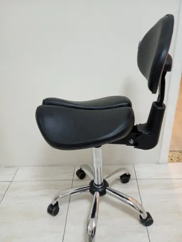 Cadeira giratória Goldflex com encosto com assento duplo preto 62cm