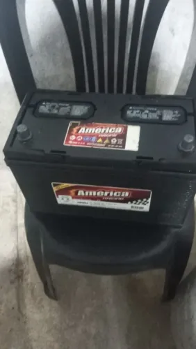 Bateria semi-nova usada 100 Anperes 
